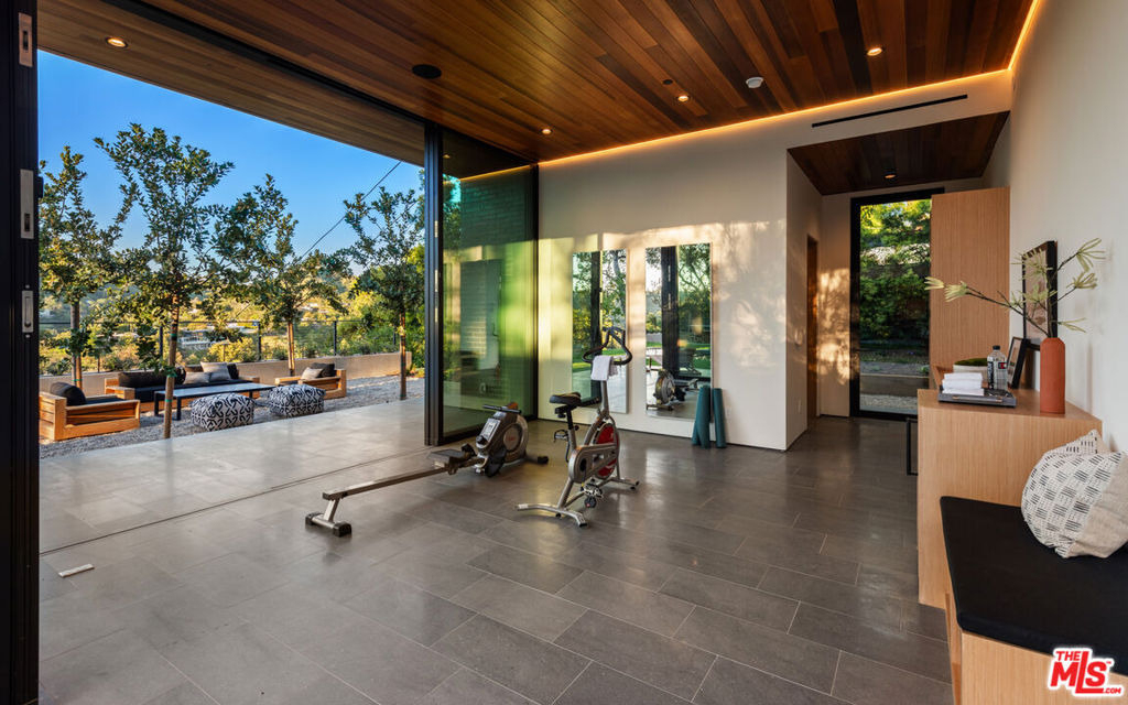 9705 Oak Pass Road - Photo 23