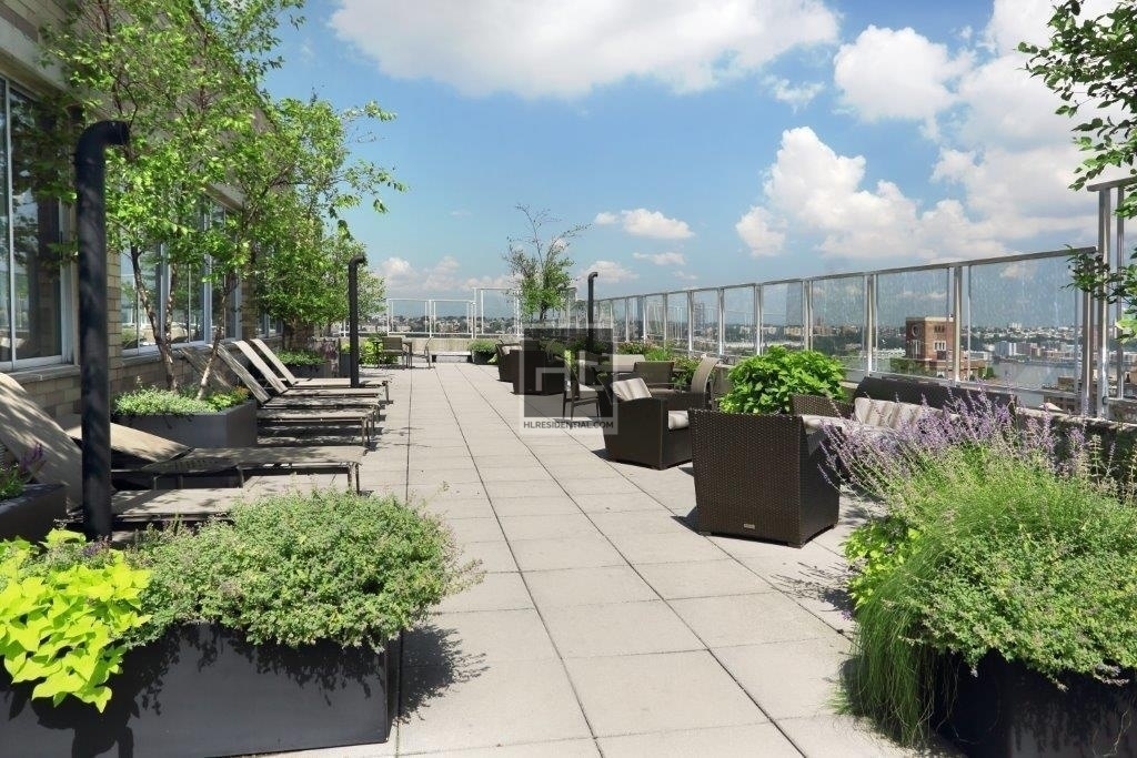 West End Avenue - Photo 8
