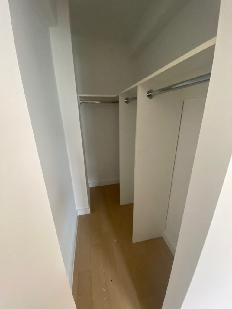 East 39th Street - Photo 5