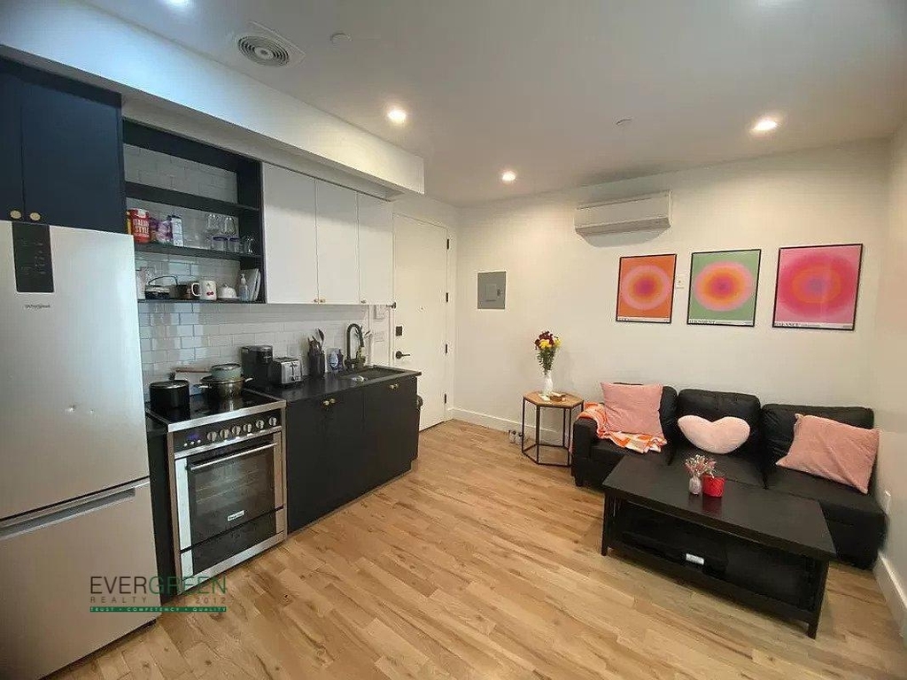 1269 Herkimer Street - Photo 1