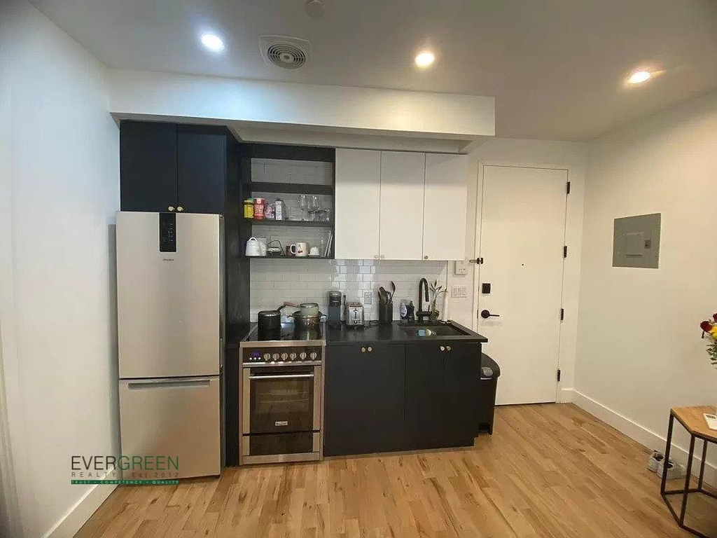 1269 Herkimer Street - Photo 0