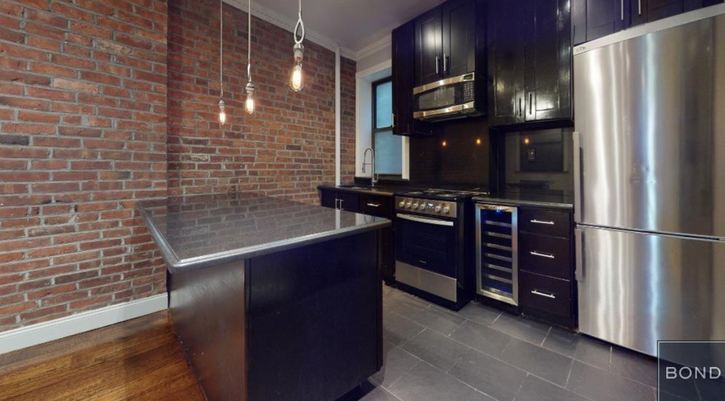 West 52nd   Street - Photo 5
