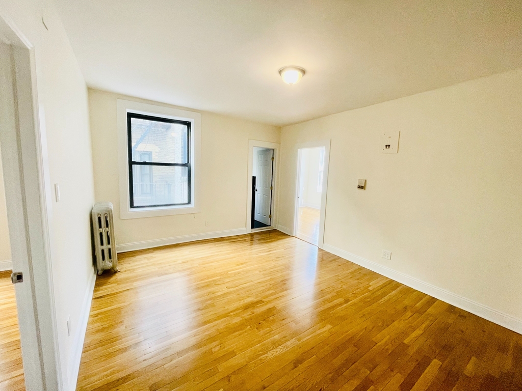 207 West 11th Street - Photo 3