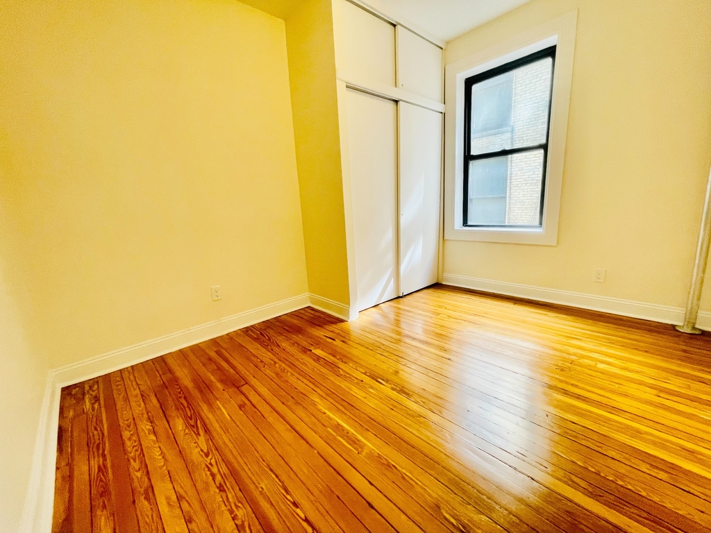 207 West 11th Street - Photo 5