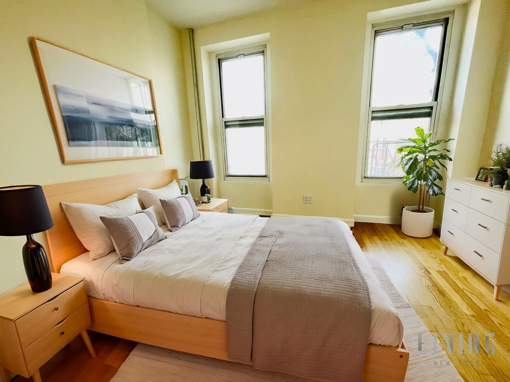 17 Greenwich Street - Photo 1