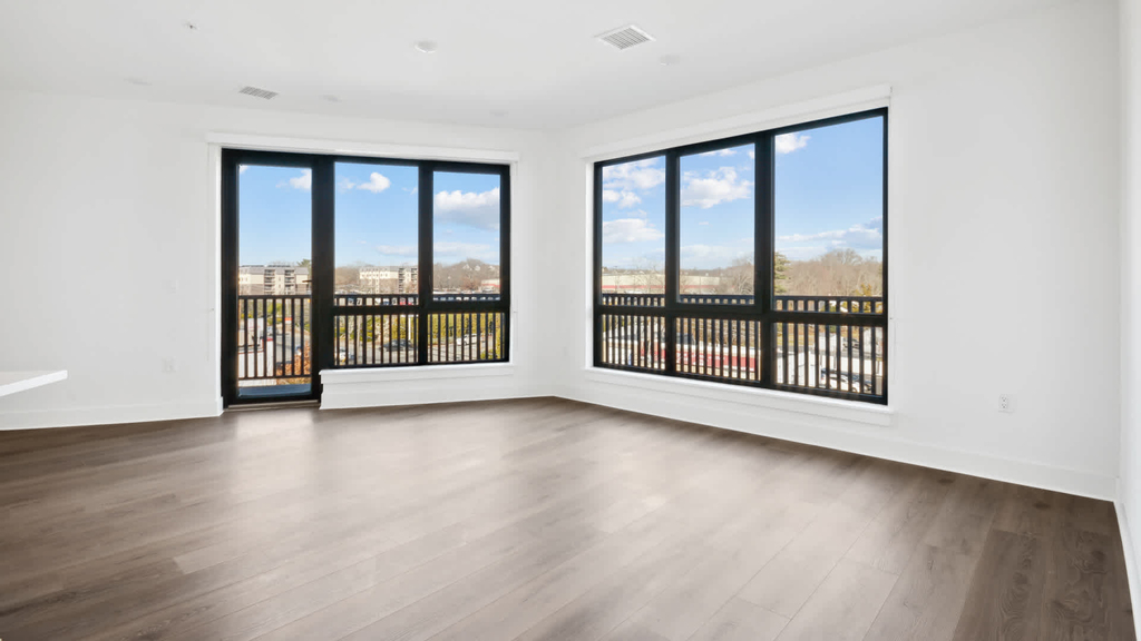 655 Washington Street - Photo 8