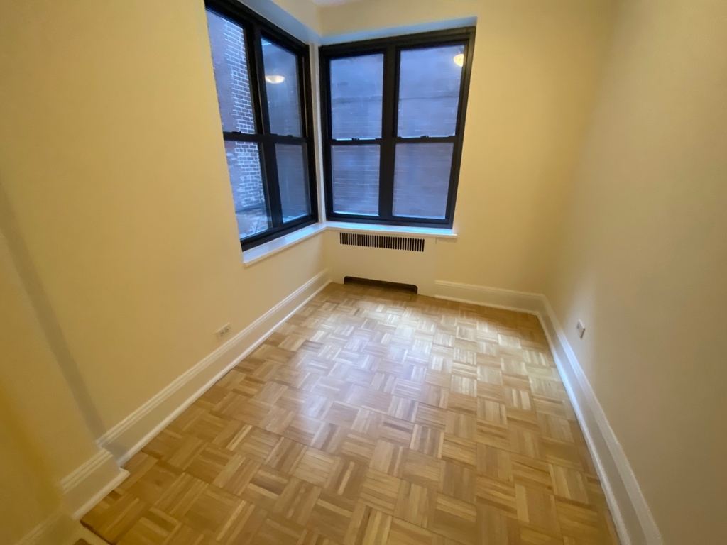East 24 street  - Photo 6
