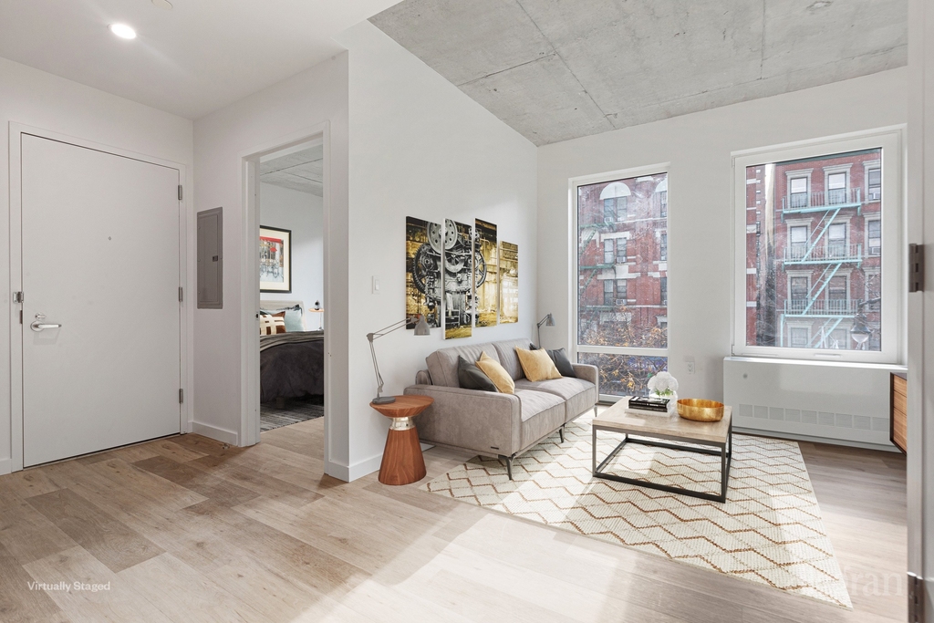 1638 Park Avenue - Photo 1