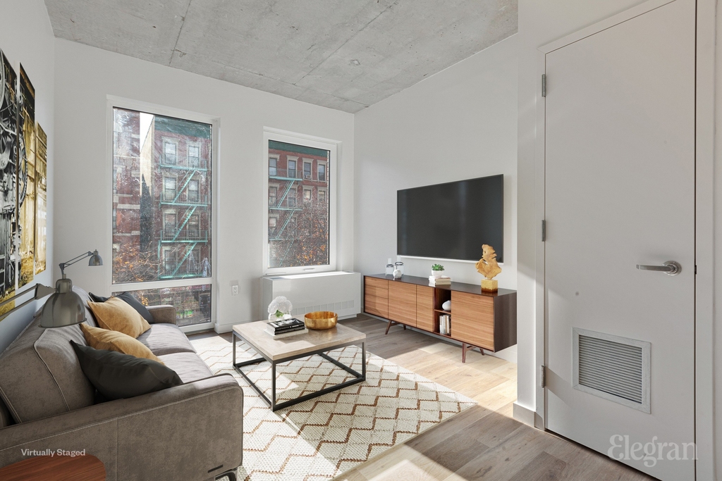 1638 Park Avenue - Photo 0