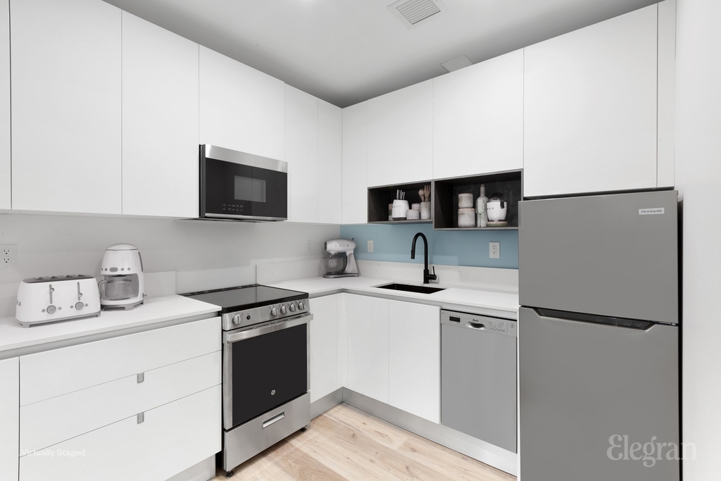 1638 Park Avenue - Photo 2