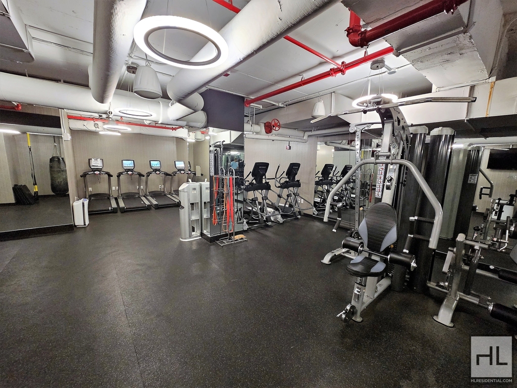 East 39th Street - Photo 6