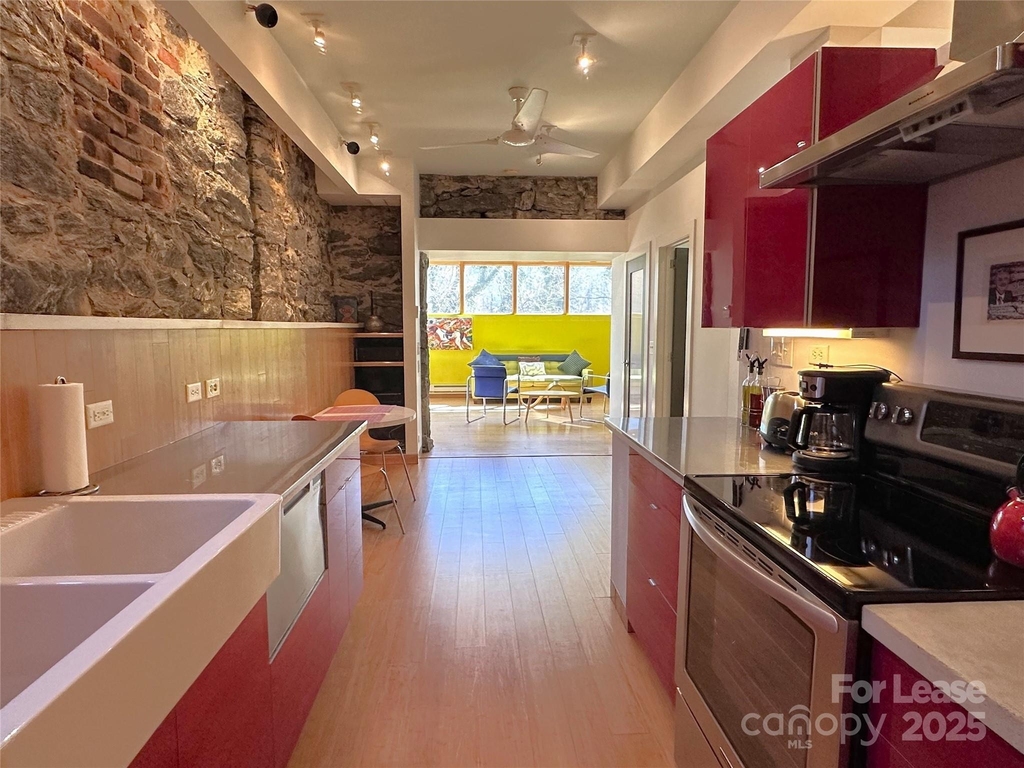130c Biltmore Avenue - Photo 7