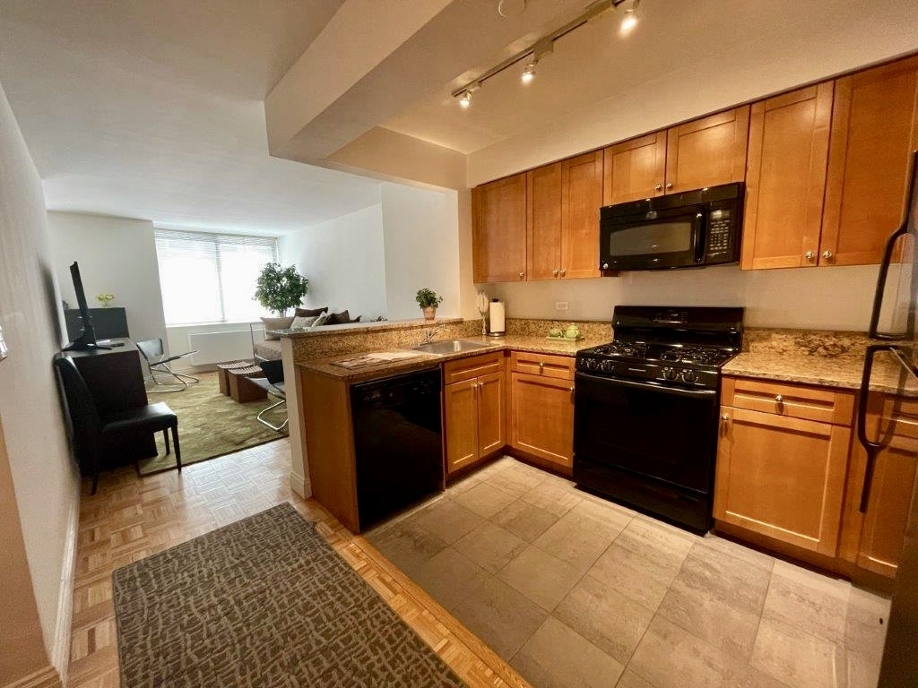 Lexington Avenue / 96th Street - Photo 3