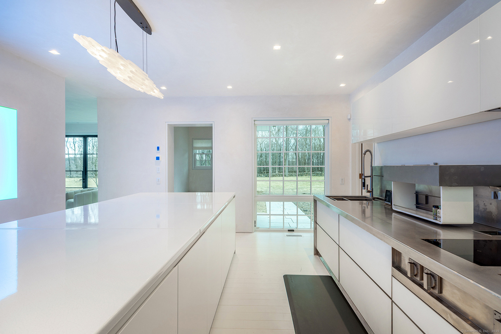 24 Old Roxbury Road - Photo 3