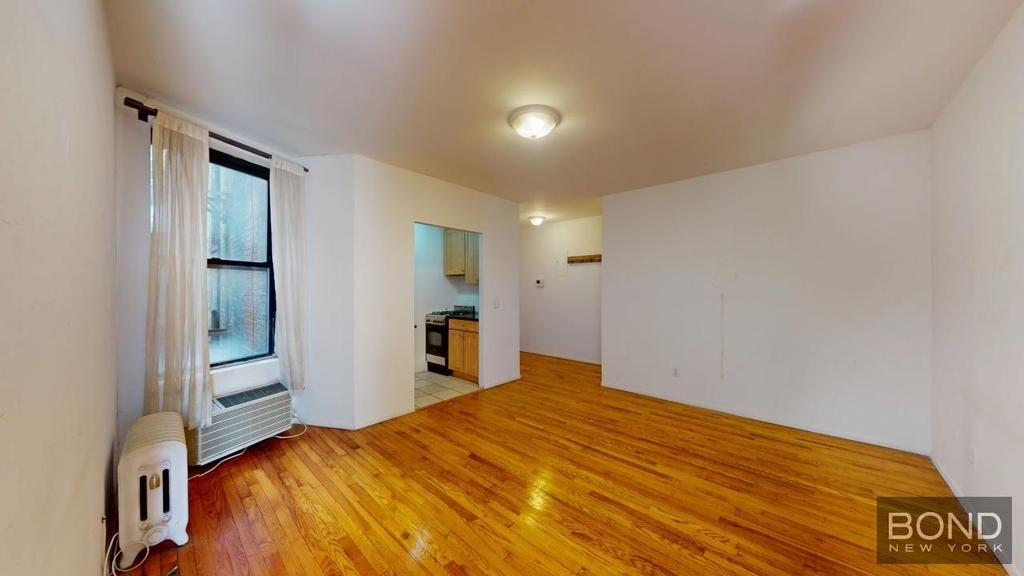 Waverly Place and West 11th St - Photo 1