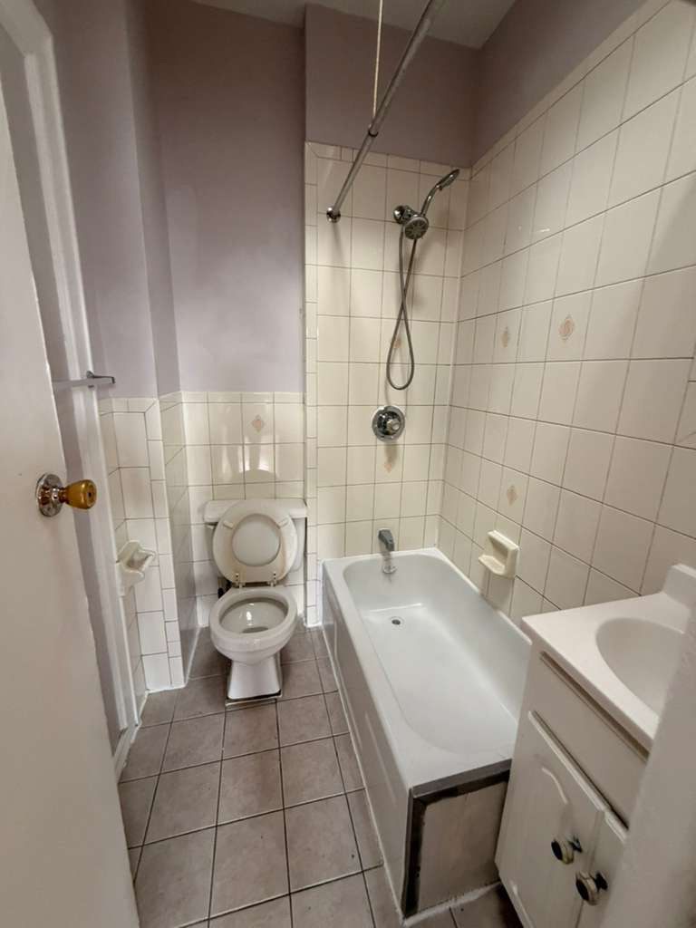 208 Pennsylvania Avenue - Photo 9