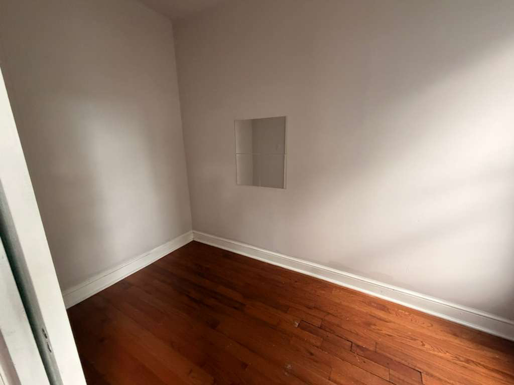 208 Pennsylvania Avenue - Photo 3