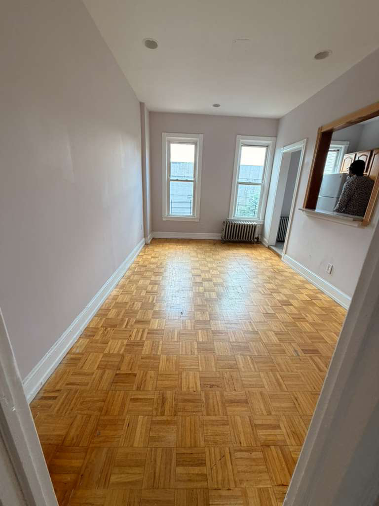 208 Pennsylvania Avenue - Photo 4