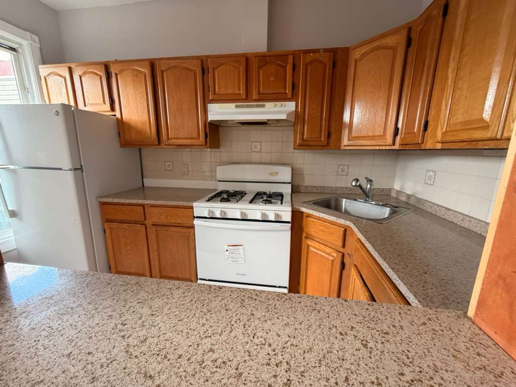 208 Pennsylvania Avenue - Photo 7