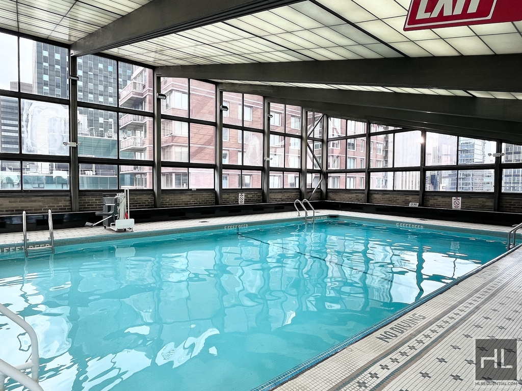 East 40th Street - Photo 21
