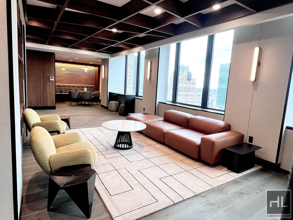 East 40th Street - Photo 11
