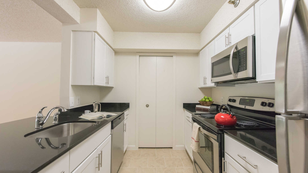 2501 Porter St. Nw - Photo 42