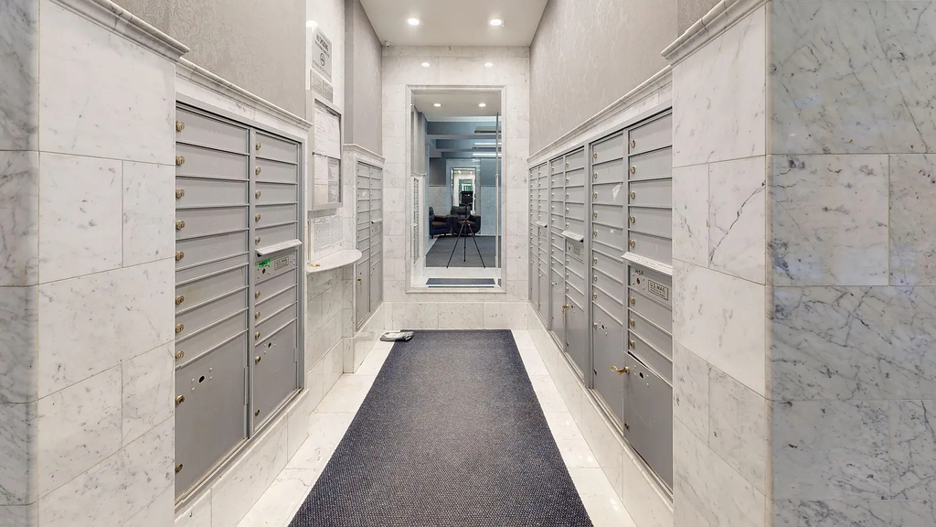 305 West 13th Street - Photo 11