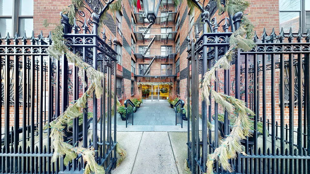 305 West 13th Street - Photo 8