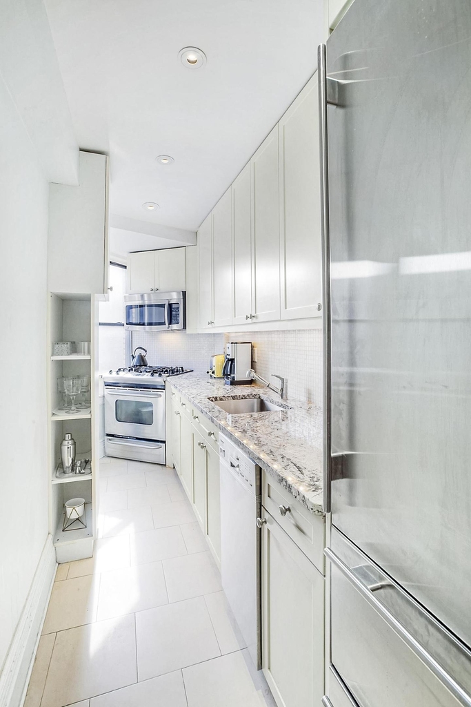 865 1st Avenue - Photo 3