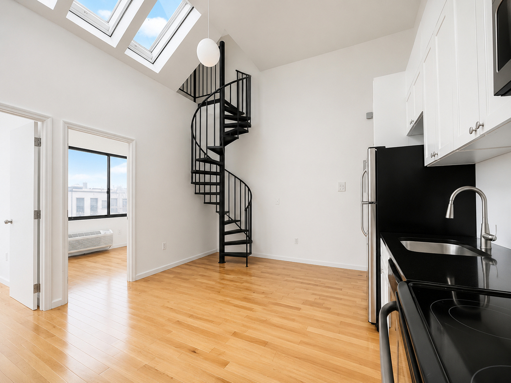 320 melrose st - Photo 0