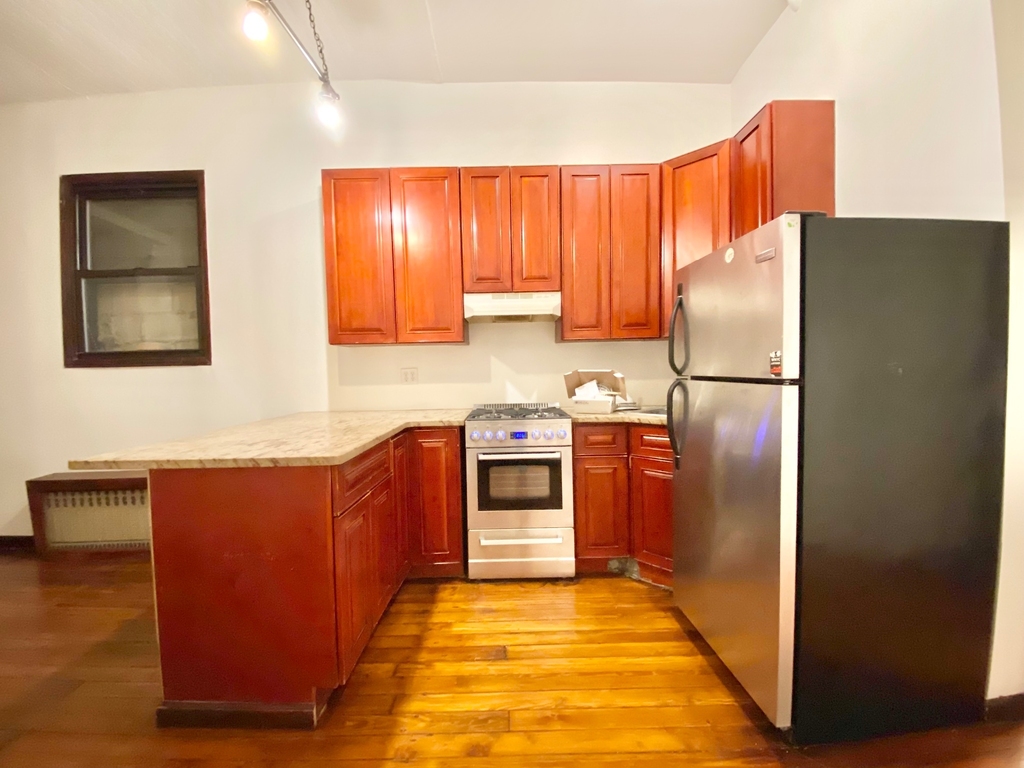137 Bleecker Street - Photo 0