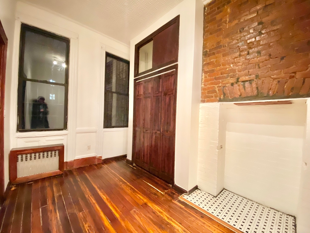 137 Bleecker Street - Photo 3