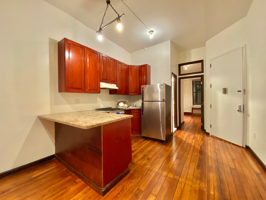 137 Bleecker Street - Photo 4