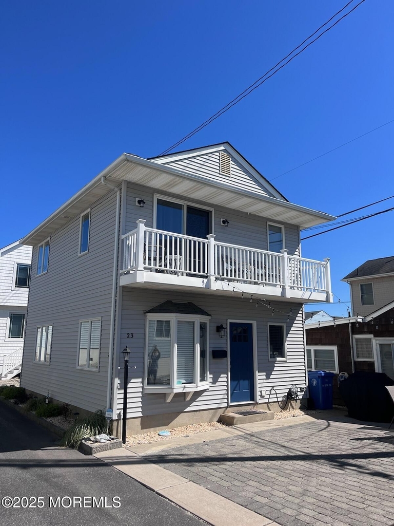 23 E Surf Way - Photo 0