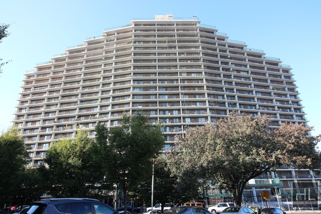 12th Street - Photo 8