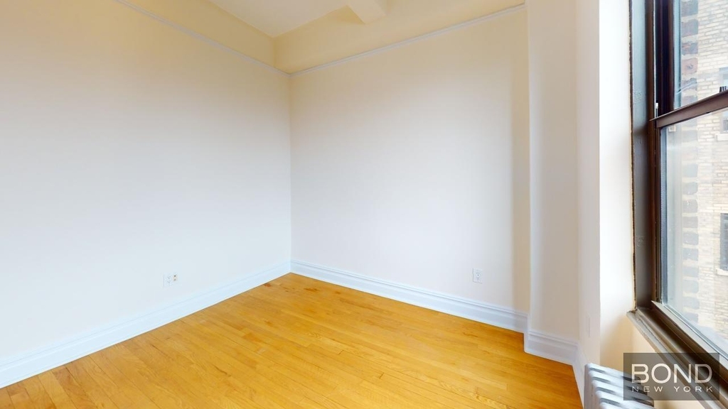 Second Avenue - Photo 11
