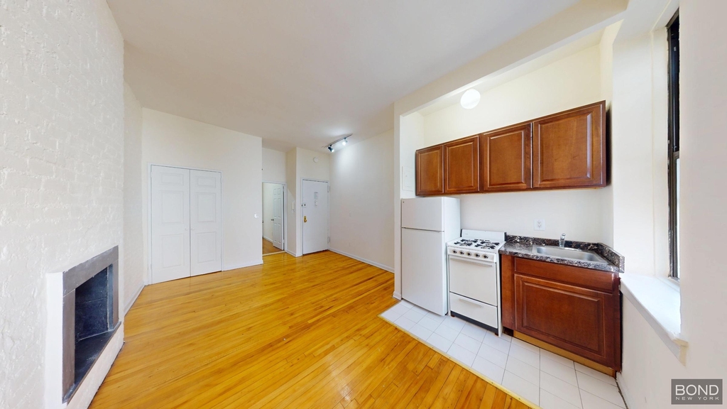 434 East 89th Street - Photo 2