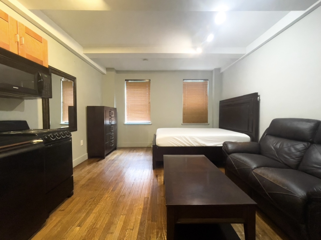 Waverly Place and Mercer Street - Photo 1