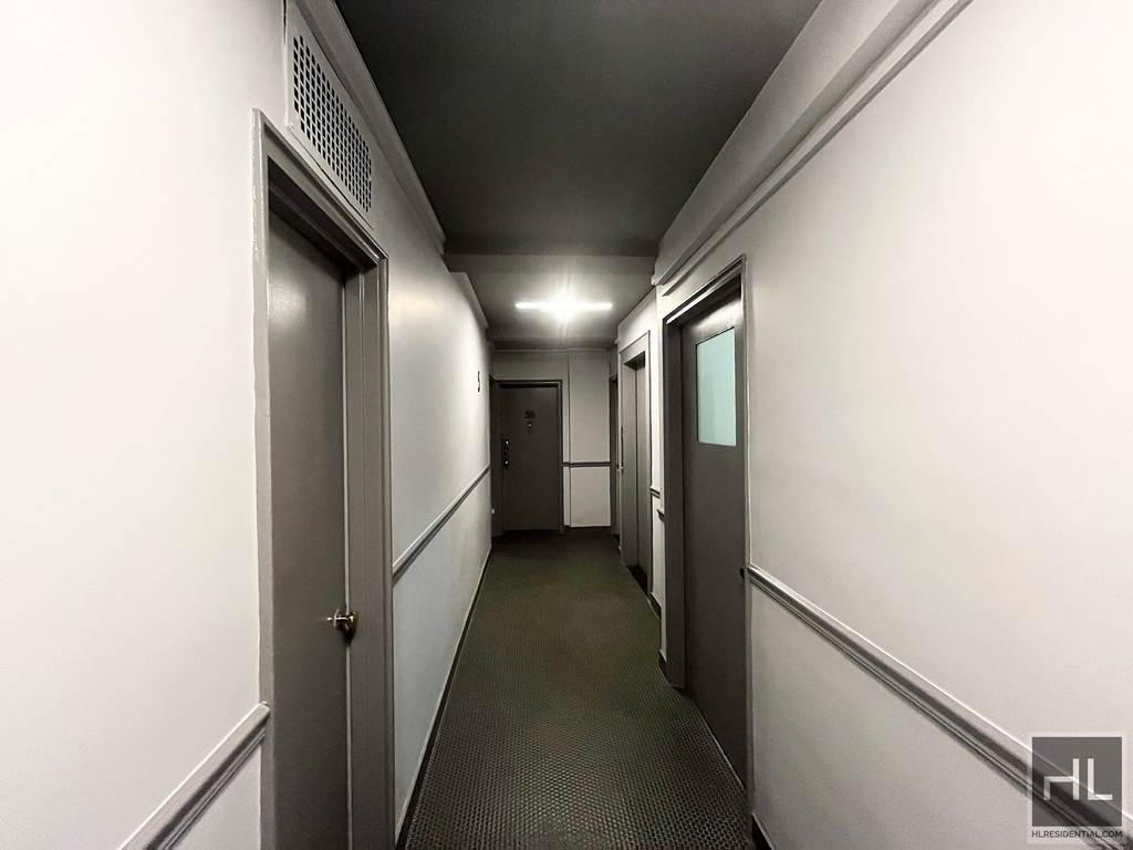 East 58 Street - Photo 13