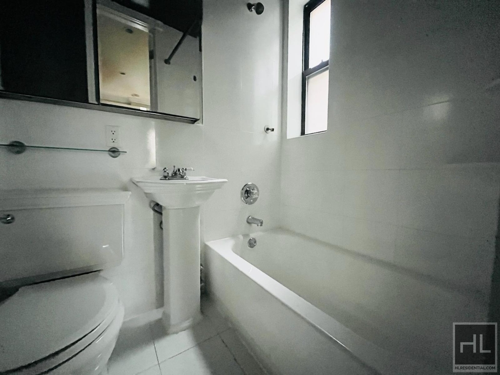East 35th Street - Photo 11