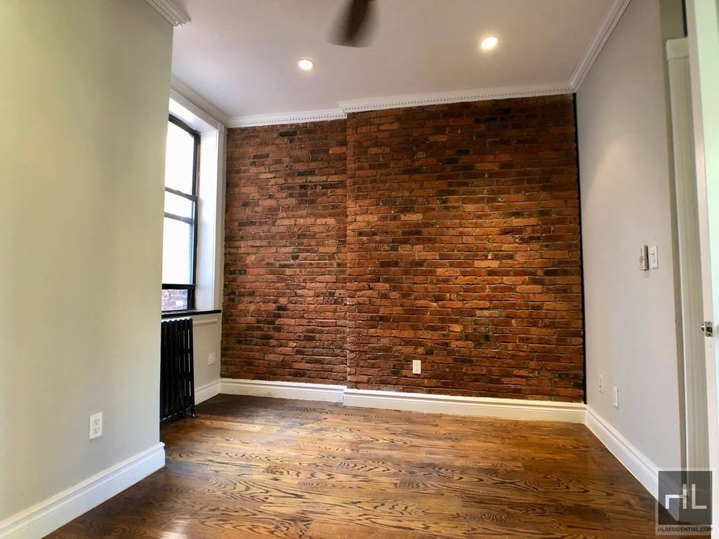 East 35th Street - Photo 15