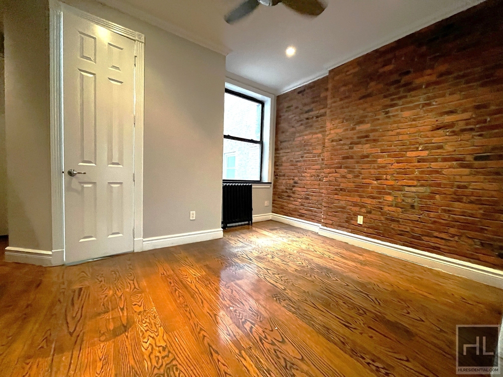 East 35th Street - Photo 4