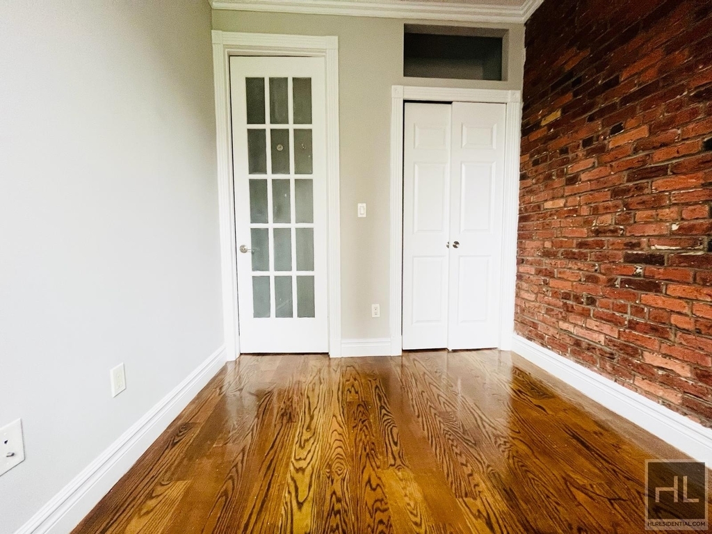 East 35th Street - Photo 5