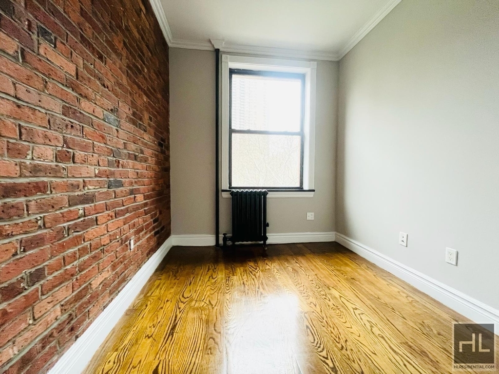 East 35th Street - Photo 7