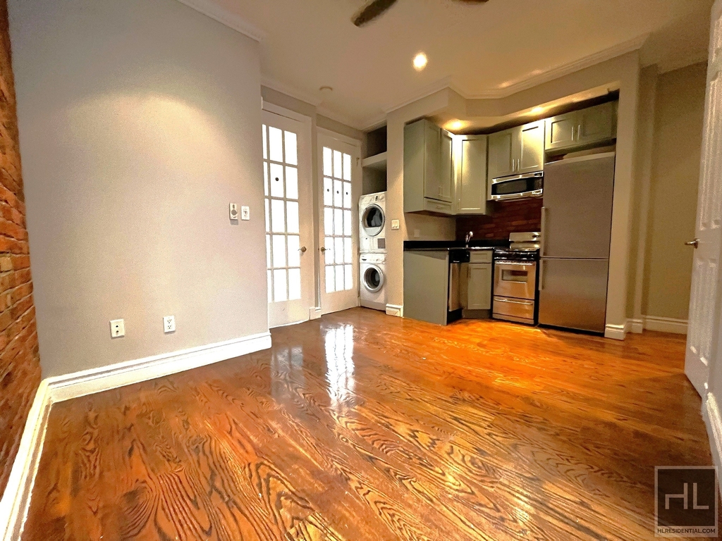 East 35th Street - Photo 12