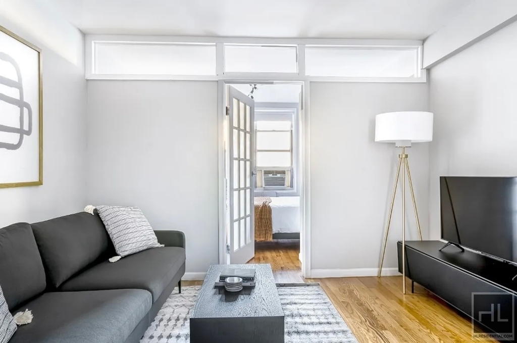 East 58th Street - Photo 0