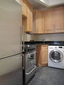 East 32nd Street - Photo 5