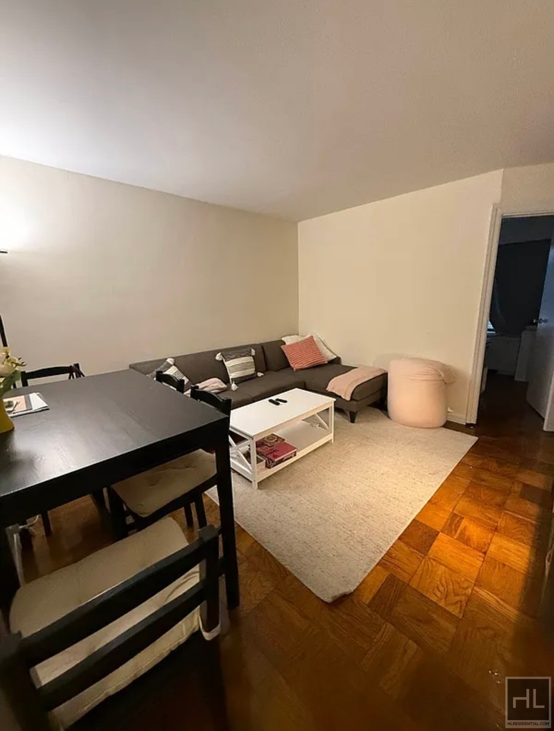 East 44th Street - Photo 1