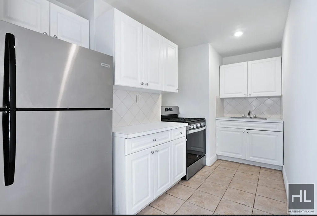 East 69 Street - Photo 7
