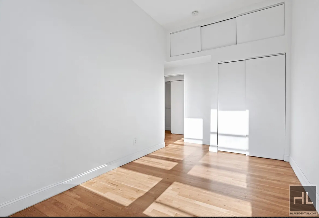 East 69 Street - Photo 3